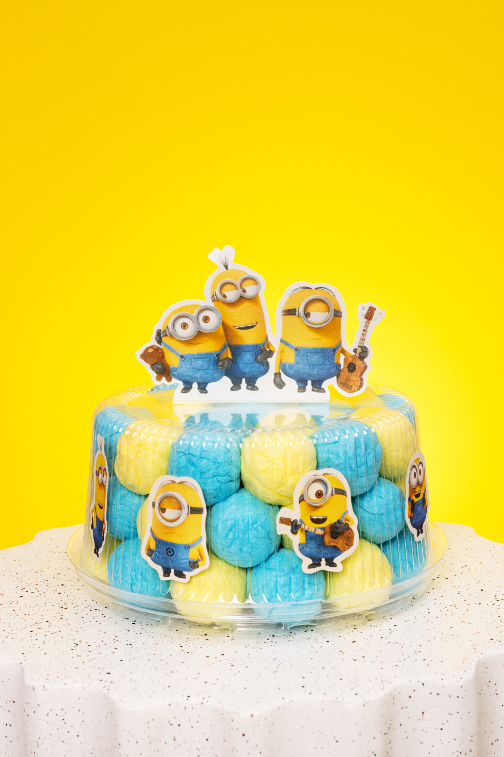 Cukraus vatos burbuliukų tortas “Minions”